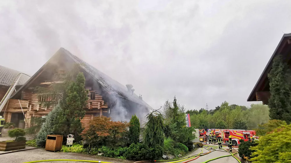 Zagorelo je v Cubo golfu v Smledniku. F Iztok Pipan