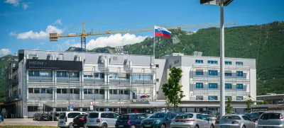 Maja lani so odprli dodatno stavbo, ki meri dva tisoč kvadratnih metrov, marca letos pa še prizidek k tej stavbi z dodatnimi tri tisoč kvadratnimi metri površin. (Foto: Jure Makovec)