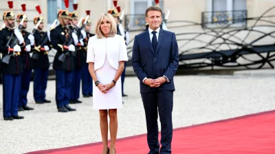 Brigitte Macron s svojim možem, predsednikom Francije Emmanuelom Macronom Foto: Getty Images