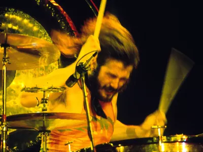 John Bonham of Led Zeppelin at the Inglewood Forum in Los Angeles, California (Photo by Jeffrey Mayer/WireImage) / Foto: Jeffrey Mayer