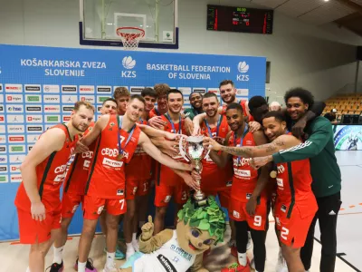 Košarkarji Cedevite Olimpije so trinajstič v zgodovini kluba osvojili slovenski superpokal. Foto: Bojan Velikonja