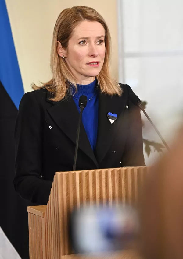 Kaja Kallas, Estonija, evropska zunanja in obrambna politik

Nekdanja estonska premierka bo vodila skupno evropsko zunanjo in obrambno politiko. V času dveh vojn na evropskem pragu bo morala utrjevati položaj Evropske unije v svetu in iskati tudi soglasje sedemindvajsetih držav za skupen evropski nastop. Znana je kot ena najglasnejših kritičark Rusije in najodločnejših podpornic ukrajinskih prizadevanj za vstop v EU in Nato. Od njene odločitve je tudi močno odvisno, kako bo v prihodnje organiziran proces normalizacije med Beogradom in Prištino. Po nekaterih špekulacijah bi utegnila odpraviti mesto posebnega odposlanca za Balkan. Foto: EU//Dati Bendo