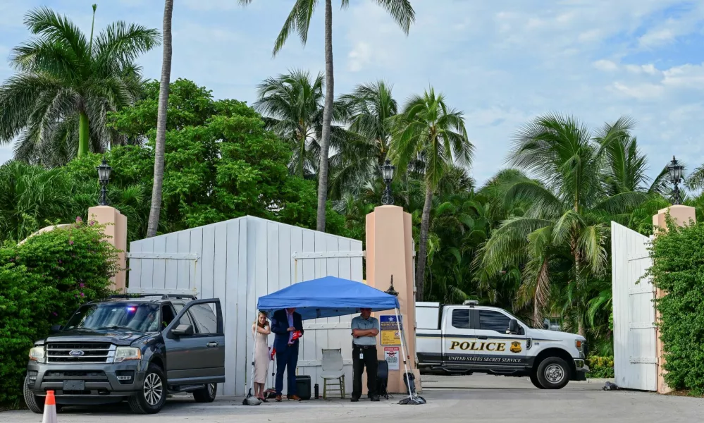 A vehicle of the U.S. Secret Service is parked as law enforcement officers guard the surroundings of Mar-A-Lago, where the residence of Republican presidential nominee and former U.S. President Donald Trump is, after an apparent assassination attempt on him at his Florida golf course, in Palm Beach, Florida, U.S. September 16, 2024. REUTERS/Giorgio Viera