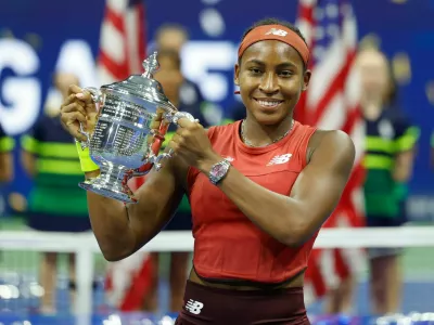 2RT04YA New York, USA, 9th,September, 2023. American tennis player Coco Gauff holding the US Open 2023 trophy at the Billie Jean King National Tennis Center on Saturday 9 september 2023.? Juergen Hasenkopf / Alamy Live News