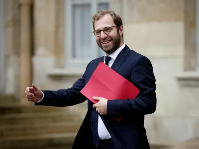 FILE PHOTO: Newly-appointed French Economy, Finance and Industry Minister Antoine Armand leaves the Hotel de Matignon after a government meeting with the Prime Minister in Paris, France, September 23, 2024. REUTERS/Benoit Tessier/File Photo