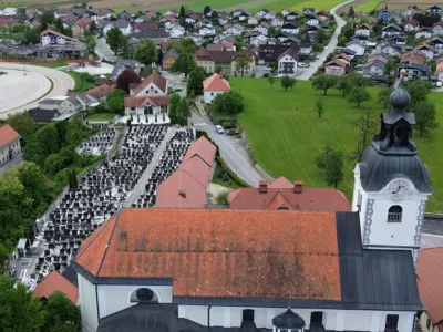 Po zadnjih izračunih ima pokopališče v Komendi prostora za pokop le še za naslednji dve leti. Foto: Občina Komenda