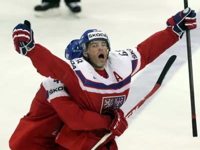 ﻿Jaromir Jagr (R) of the Czech Republic celebrates with his teammate Michal Jordan after scoring a goal against Finland during their Ice Hockey World Championship quarterfinal game at the O2 arena in Prague, Czech Republic May 14, 2015. REUTERS/David W Cerny