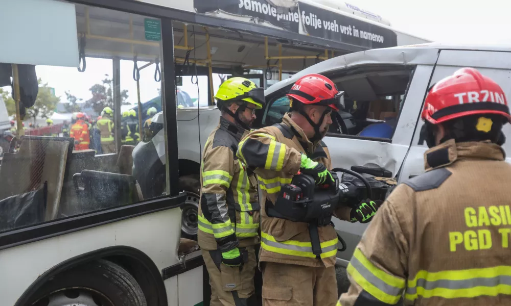 - Gasilci,- 27.09.2024. Heavy Rescue, sejemsko izobraževalni dogodek za gasilce v Ljubljani.//FOTO: Bojan Velikonja