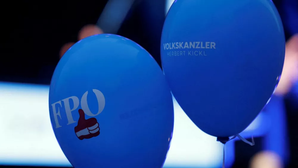 FILE PHOTO: Supporters of Freedom Party (FPOe) hold balloons as they attend their final election rally in Vienna, Austria, September 27, 2024. REUTERS/Leonhard Foeger/File Photo