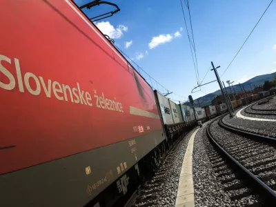 ﻿- 20.04.2017 - Slovenske železnice (SŽ) - tovorni železniški promet - - infrastrukturni projekt Drugi tir - izgradnja drugega železniškega tira med Divačo in Koprom v dolžini 27 kilometrov - //FOTO: Luka Cjuha..OPOMBA: DNEVNIKOV OBJEKTIV - REPORTAŽA 2017 -