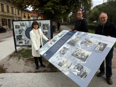 Soavtorji razstave o Litostroju na Krakovskem nasipu Marija Čipić Rehar, Tomaž Miško in Janez Bregar. Vodena ogleda po razstavi sta napovedana 4. in 16. oktobra z začetkom ob 11. uri. Foto: Tomaž Skale