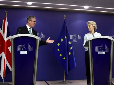 European Commission President Ursula von der Leyen and British Prime Minister Keir Starmer address the media, in Brussels, Belgium October 2, 2024. REUTERS/Yves Herman