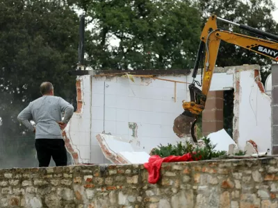 02.10.2024., Barbariga: Na podrucju Barbarige, pocela je nova tura rusenja bespravno sagradjenih objekata, mahom u vlasnistvu slovenskih drzavljana. Photo: Sasa Miljevic / PIXSELL/PIXSELL