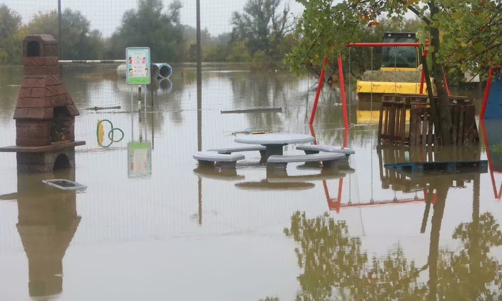 04.10.2024., Karlovac - Zbog visokog vodostaja rijeke Kupe koji je u 9 sati bio na 768 cm proglasene su izvanredne mjere od poplava. Photo: Kristina Stedul Fabac/PIXSELL