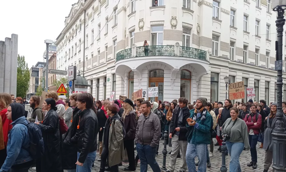 shod za življenje protestniki proti