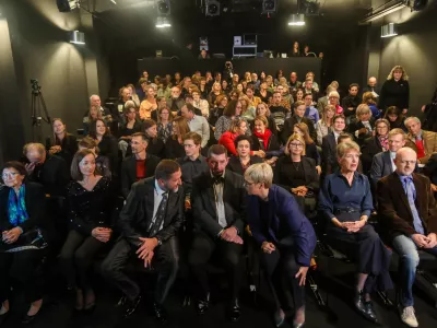 - 04.10.2024. - Premiera uprizoritve Povišica Georgesa Pereca v režiji Anđelke Nikolić; v novih začasnih prostorih SNG Drama Ljubljana, Mala Drama.//FOTO: Bojan Velikonja