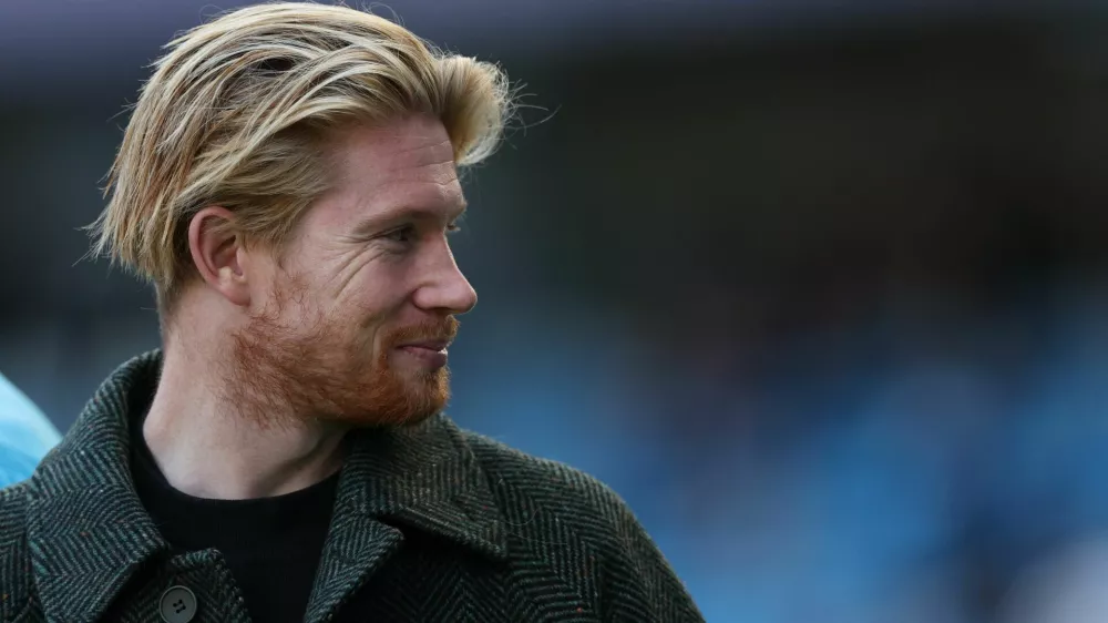 Soccer Football - Premier League - Manchester City v Fulham - Etihad Stadium, Manchester, Britain - October 5, 2024 Manchester City's Kevin De Bruyne before the match Action Images via Reuters/Lee Smith EDITORIAL USE ONLY. NO USE WITH UNAUTHORIZED AUDIO, VIDEO, DATA, FIXTURE LISTS, CLUB/LEAGUE LOGOS OR 'LIVE' SERVICES. ONLINE IN-MATCH USE LIMITED TO 120 IMAGES, NO VIDEO EMULATION. NO USE IN BETTING, GAMES OR SINGLE CLUB/LEAGUE/PLAYER PUBLICATIONS. PLEASE CONTACT YOUR ACCOUNT REPRESENTATIVE FOR FURTHER DETAILS..