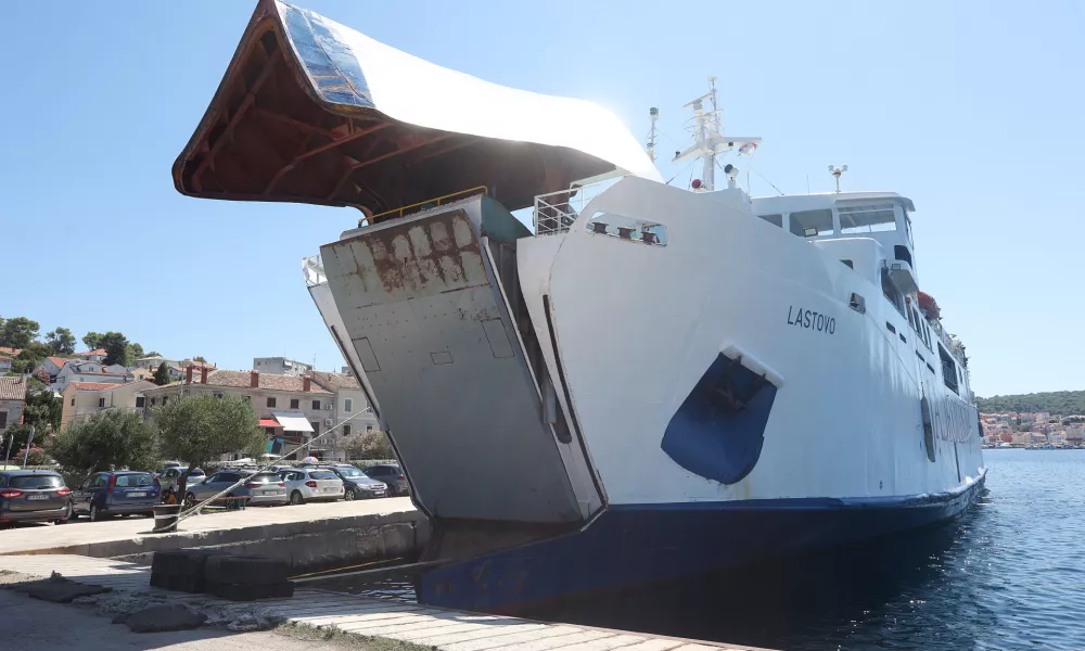 12.08.2024., Mali Losinj - U padu ulazne rampe trajekta Lastovo u trajektnom pristanistu u Malom Losinju trojica mornara Jadrolinije su poginula, a jedan je tesko ozlijedjen. Photo: Nel Pavletic/PIXSELL