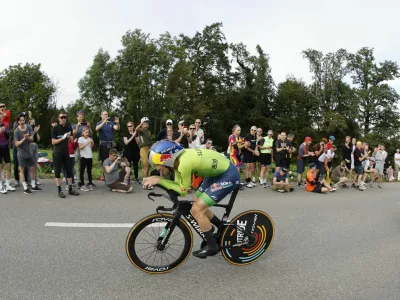 Cycling - UCI World Championships 2024 - Zurich, Switzerland - September 22, 2024 Slovenia's Primoz Roglic in action during the men's elite individual time trial REUTERS/Stefan Wermuth