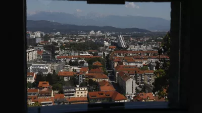 - 05.08.2022 – Ljubljana – občinske nepremičnine na katere naj bi ljubljanska občina montirala sončne elektrarne -  //FOTO: Luka Cjuha