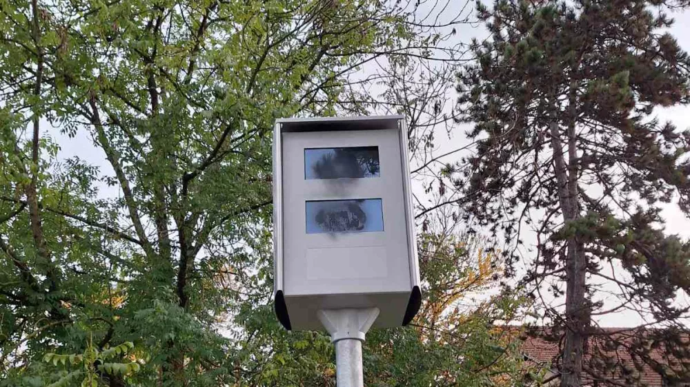 Poškodovani radar. Foto: občina Domžale