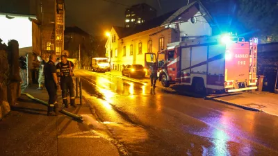 05.07.2022 neurje v Ljubljani - zalita klet pri Orto baru - gasilci - črpanje vodeFOTO: Luka Cjuha