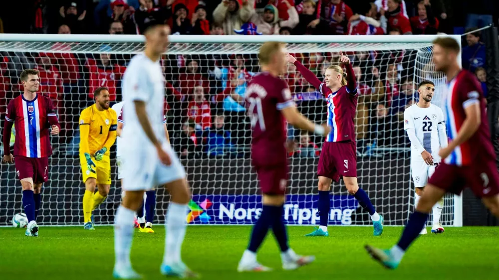 Soccer Football - UEFA Nations League - Group G - Norway v Slovenia - Ullevaal Stadion, Oslo, Norway - October 10, 2024 Norway's Erling Braut Haaland celebrates scoring their third goal Fredrik Varfjell/NTB via REUTERS  ATTENTION EDITORS - THIS IMAGE WAS PROVIDED BY A THIRD PARTY. NORWAY OUT. NO COMMERCIAL OR EDITORIAL SALES IN NORWAY.