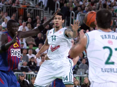 Danny Green (14)- košarka - Union Olimpija: FC Regal Barcelona, evroliga, 1. krog, skupina D:- Košarkarji Uniona Olimpije so dvanajsto sezono evrolige začeli s porazom v dvorani Stožice. S 86:64 (24:19, 41:30, 61:51) so jih premagali igralci Regal Barcelone.//FOTO: Luka Cjuha