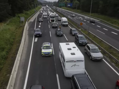 - 21.06.2024 - zastoji na zahodni ljubljanski obvoznici, smer primorska - policija //FOTO: Jaka Gasar