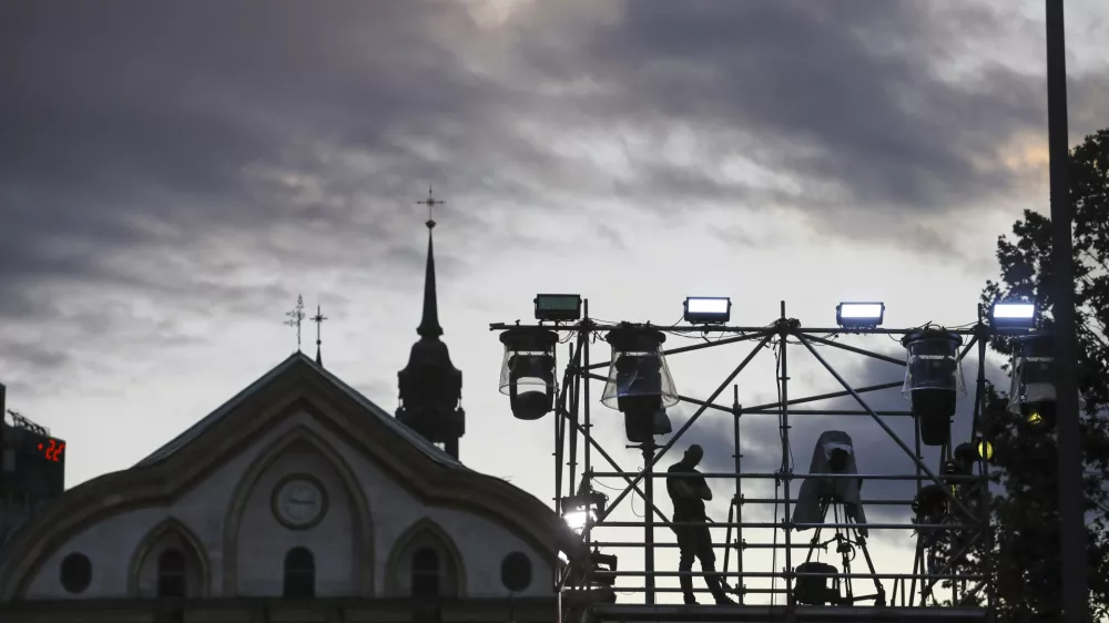 - črni oblaki -- 24.06.2023 - Dan državnosti 2023 – osrednja državna proslava na Kongresnem trgu dan pred državnim praznikom //FOTO: Luka Cjuha