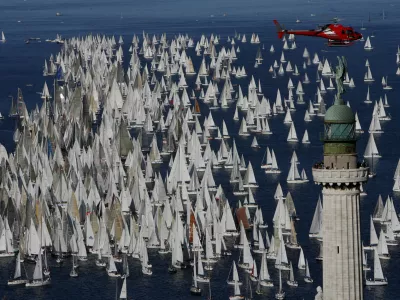 - 41. Barcolana 2009 - množična jadralska regata, jadranje, Tržaški zaliv///FOTO: Tomaž SkaleOPOMBA: ZA OBJAVO V ČASOPISU DNEVNIK