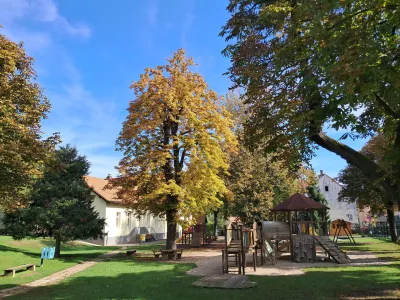 V Mariboru je osem javnih vrtcev, ki jih obiskuje okoli 8000 otrok. Na fotografiji je enota Vrtca Jožice Flander v Ulici Moše Pijade. Foto: Miha K. Turk