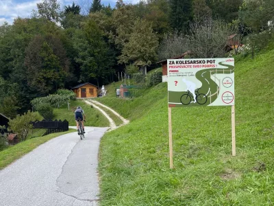 Zbiranje podpisov za kolesarsko pot Celje–Laško v Rifengozdu, ob obstoječi »kolesarski« poti, se nadaljuje. Foto: CI