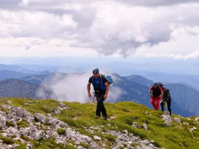 Pot s Kamniškega sedla do Brane in Planjave. F Triglav