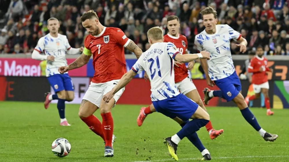 Soccer Football - UEFA Nations League - Group B3 - Austria v Norway - Raiffeisen Arena, Linz, Austria - October 13, 2024 Austria's Marko Arnautovic scores their first goal REUTERS/Elisabeth Mandl