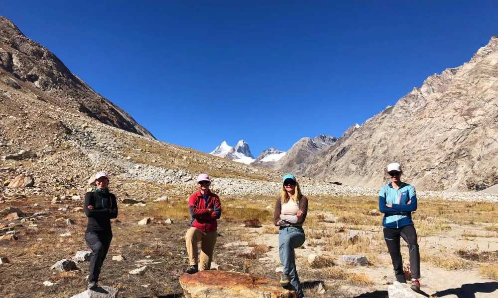 Članice ženske alpinistične odprave v indijsko Himalajo v baznem taboru: Urša Kešar, Patricija Verdev, Anja Petek in Ana Baumgartner