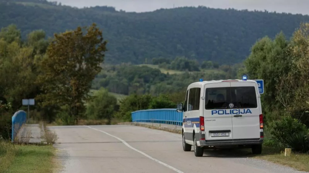 15.09.2023., Slunj - Potpredsjednik Vlade i ministar unutarnjih poslova RH Davor Bozinovic obisao je policijske sluzbenike koji rade na zastiti drzavne granice i suzbijanju nezakonitih migracija uz podrucje granicne crte s Bosnom i Hercegovinom. Photo: Luka Stanzl/PIXSELL