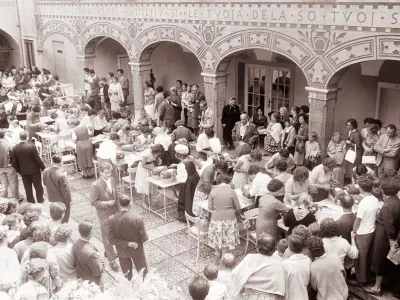 Festival je že leta 1961 popestrila razstava čipkarskih izdelkov po domačih in tradicionalnih vzorcih. Foto: Arhiv Večer