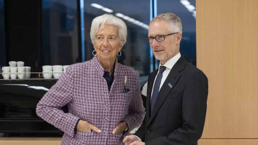 Brdo pri Kranju, Kongresni center Brdo,Seja sveta Evropske centralne banke (ECB).Prihodi na sejo.Predsednica ECB Christine Lagarde in guverner Banke Slovenije Bostjan Vasle.