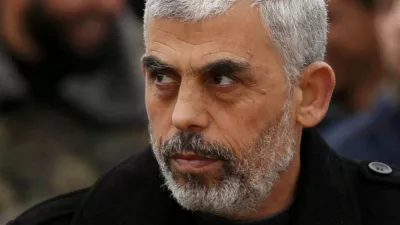 FILE PHOTO: Hamas leader Yehya Al-Sinwar attends a rally in Khan Younis in the southern Gaza Strip January 7, 2016. Picture taken January 7, 2016. REUTERS/Mohammed Salem/File Photo