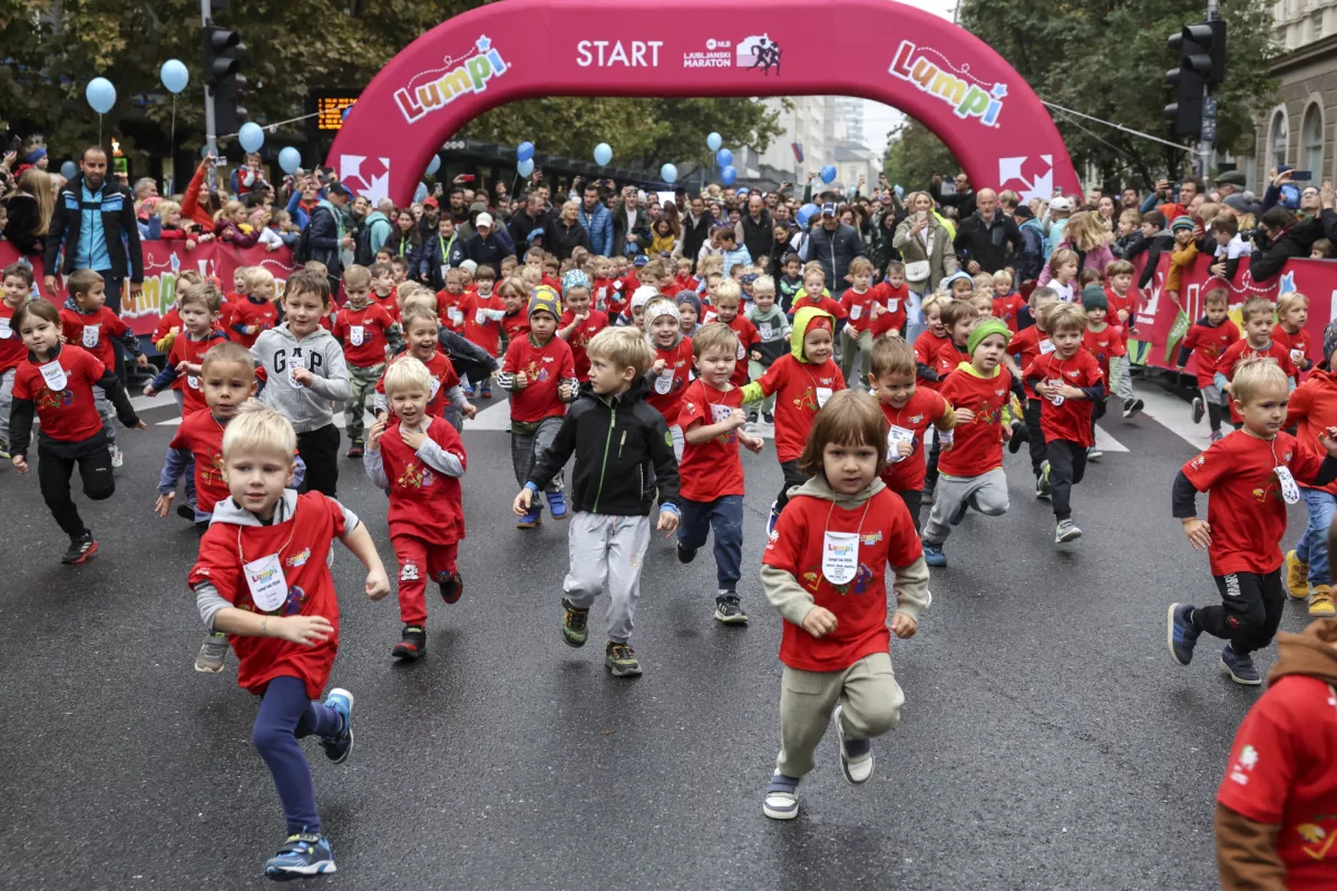 - 19.10.2024 - Ljubljanski maraton - Lumpi tek, otroci, tekači//FOTO: Jaka Gasar