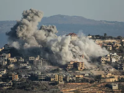 Smoke billows over Khiam after Israeli strikes, amid ongoing hostilities between Hezbollah and Israeli forces, as pictured from Marjayoun, near the border with Israel, Lebanon, October 20, 2024. REUTERS/Karamallah Daher   TPX IMAGES OF THE DAY