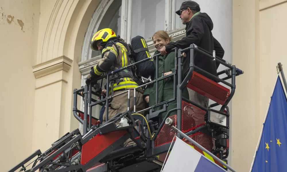 Ljubljana, Narodni muzej Slovenije.Vaja evakuacije iz objekta v organizaciji Narodnega muzeja Slovenije, Prirodoslovnega muzeja Slovenije, Slovenskega muzejskega drustva in Zavoda za varstvo kulturne dediscine Slovenije skupaj z Gasilsko brigado Ljubljana, Policijsko upravo Ljubljana, ministrstvom za kulturo in drzavnim zborom.