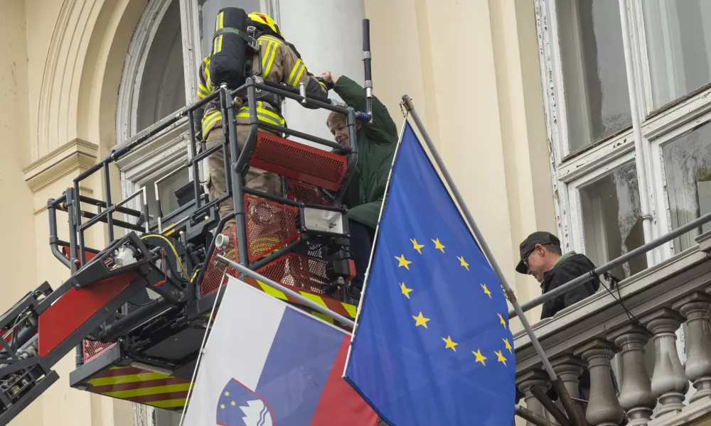 Ljubljana, Narodni muzej Slovenije.Vaja evakuacije iz objekta v organizaciji Narodnega muzeja Slovenije, Prirodoslovnega muzeja Slovenije, Slovenskega muzejskega drustva in Zavoda za varstvo kulturne dediscine Slovenije skupaj z Gasilsko brigado Ljubljana, Policijsko upravo Ljubljana, ministrstvom za kulturo in drzavnim zborom.