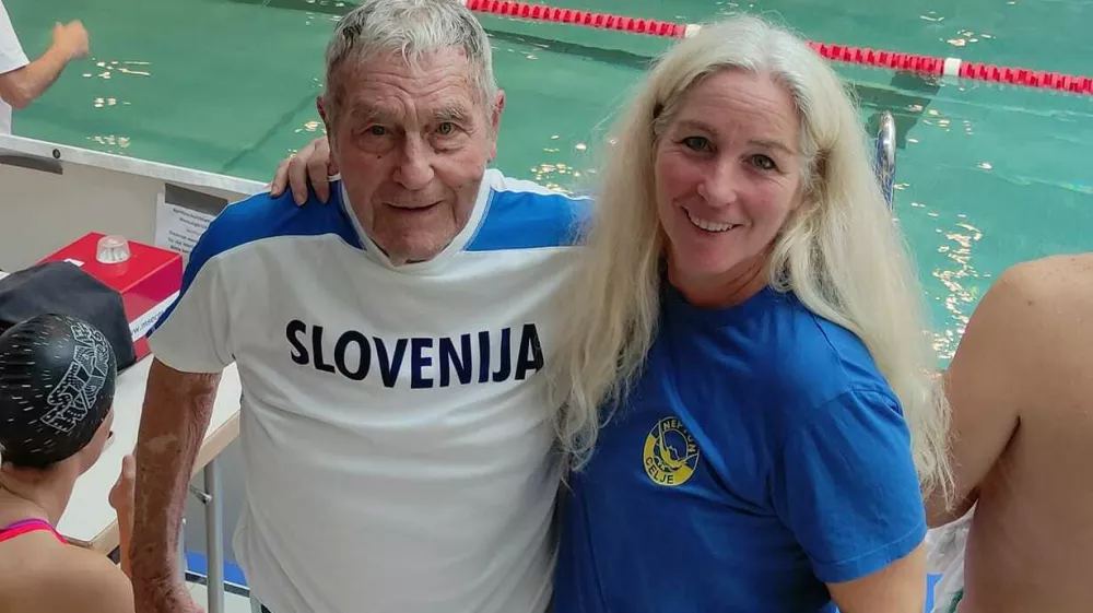 Oče in hči, Viktor Andrej Suša in Barbara Suša sta plavalca veterana, ki sta bolečine v hrbtenici omilila s plavanjem. Foto osebni arhiv