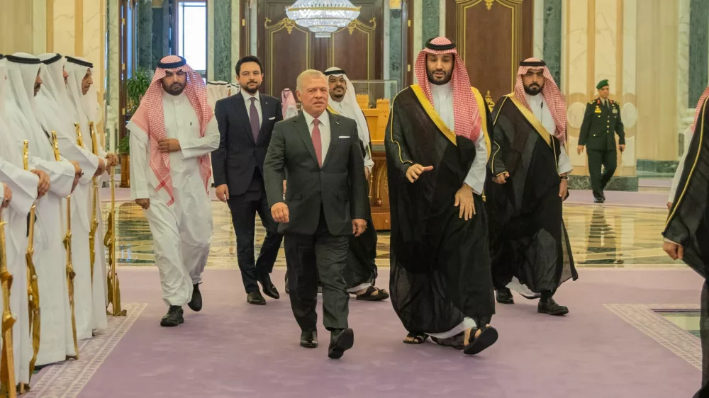 22 October 2024, Saudi Arabia, Riyadh: Saudi Crown Prince Mohammed Bin Salman (R) meets with Jordanian King Abdullah II. Photo: -/petra/dpa