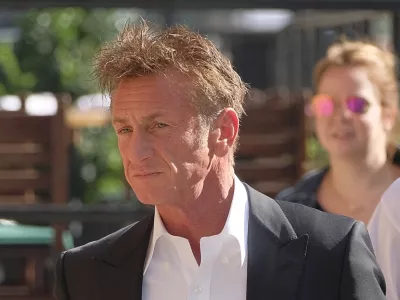 ﻿Sean Penn outside of a hotel in New YorkFeaturing: Sean PennWhere: Manhattan, New York, United StatesWhen: 23 Aug 2017Credit: TNYF/WENN.com