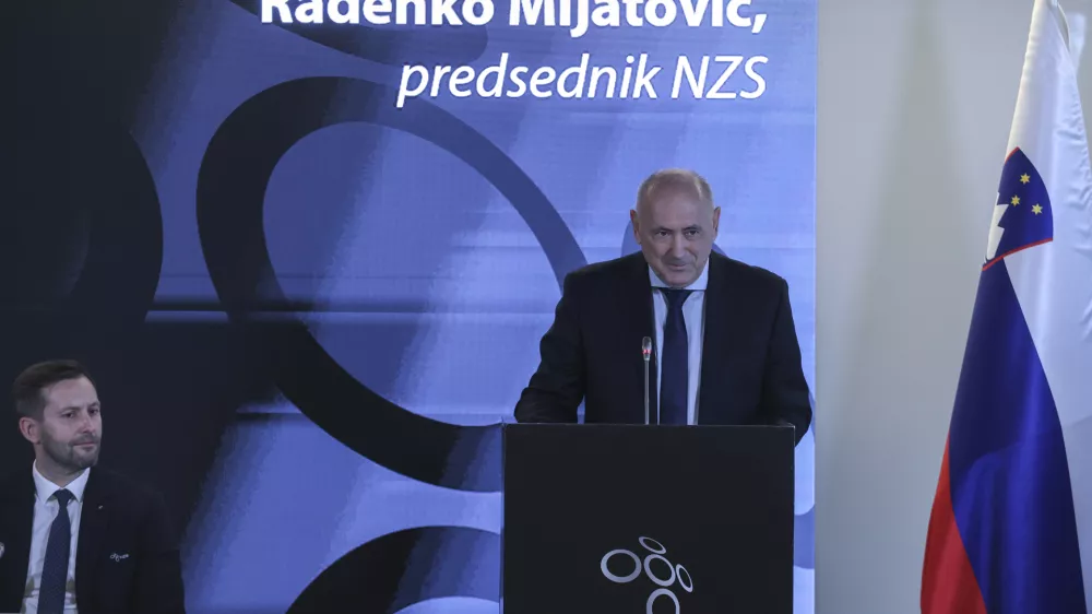 Radenko Mijatović bo še štiri leta vodil Nogometno zvezo Slovenije, ki ima 73.500 registriranih igralcev in igralk ter prihodke okrog 25 milijonov evrov. Foto: Jaka Gasar