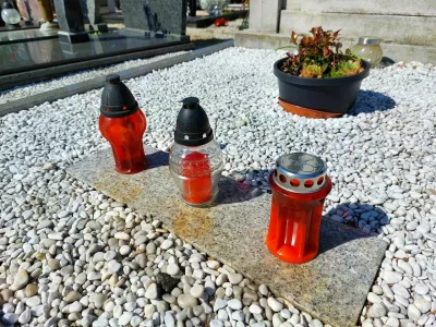 lampions on cemetery in Maribor. Plastic candles / Foto: Olenadesign