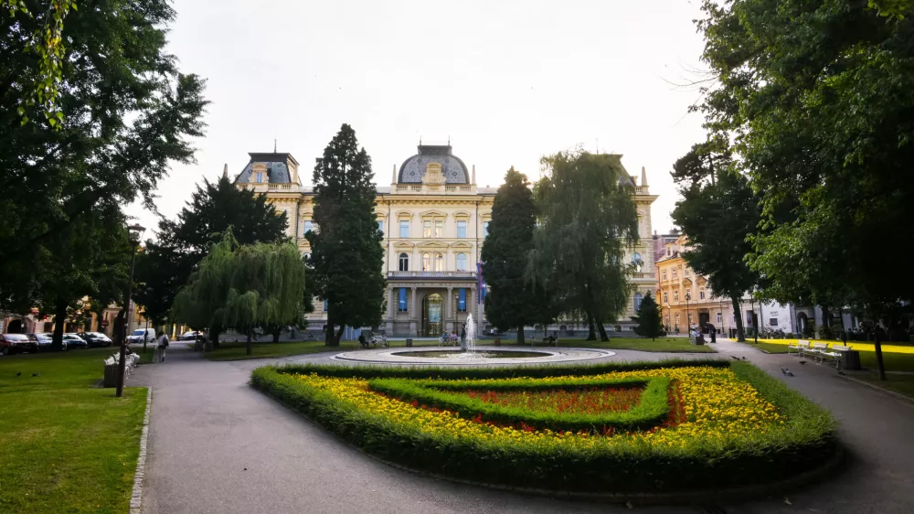 ﻿Maribor.Sredisce Maribora, Univerza v Mariboru.